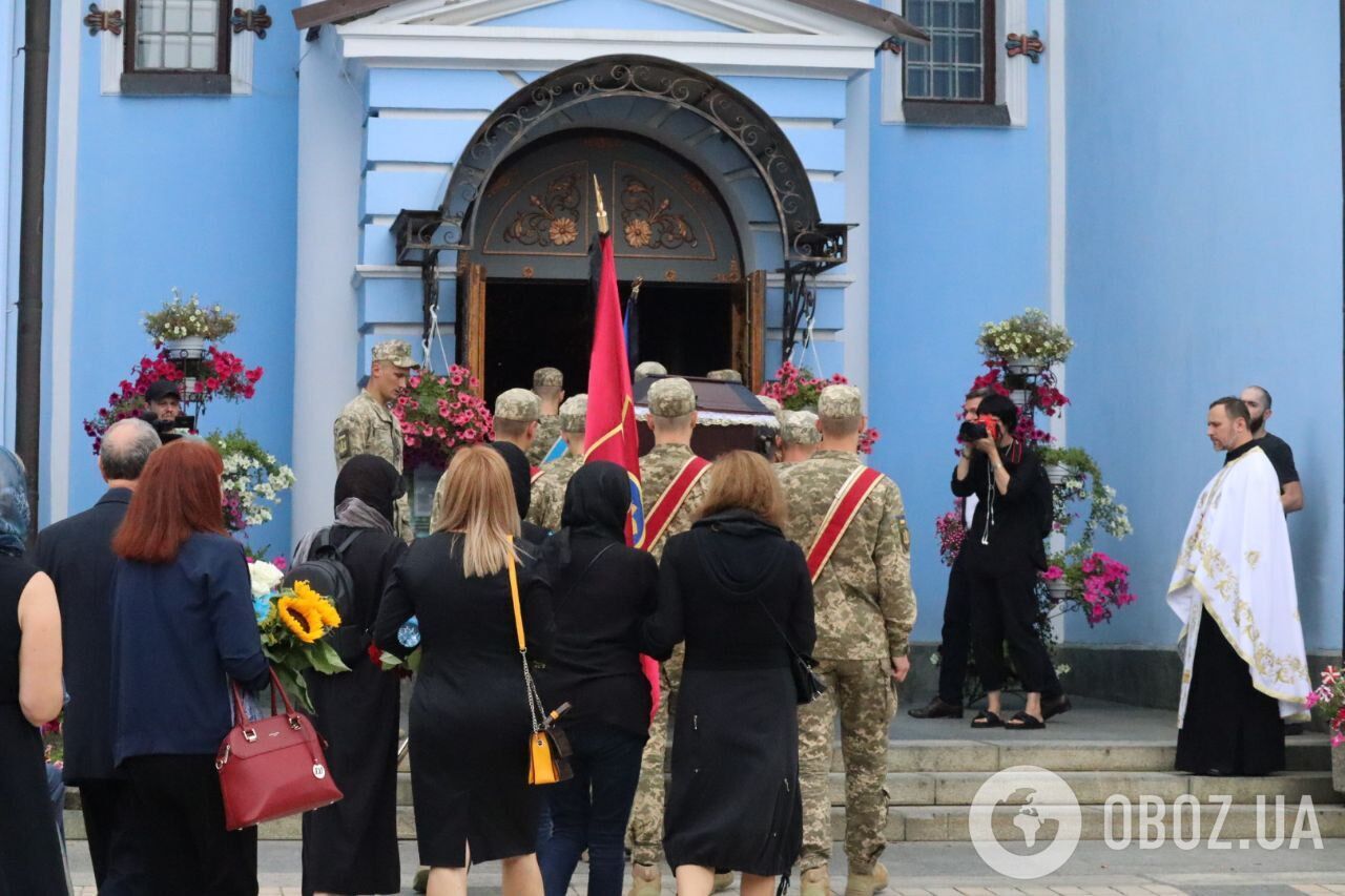 У Києві прощаються з волонтером Глібом Бабічем. Фото і відео