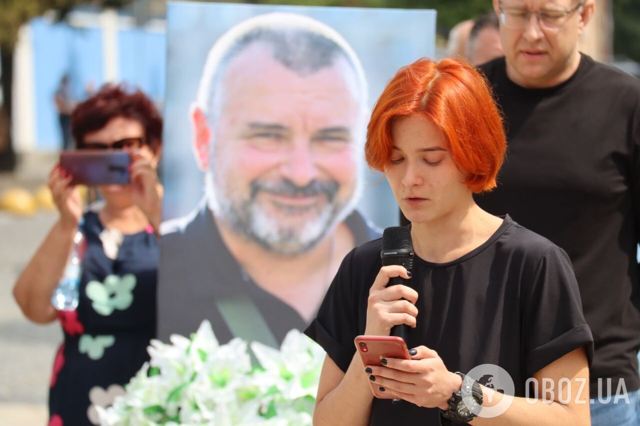 В Киеве прощаются с волонтером Глебом Бабичем. Фото и видео