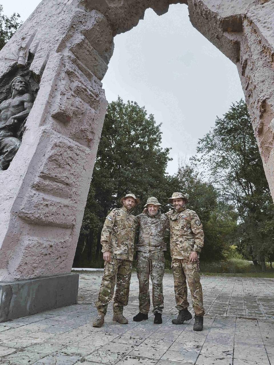 Даша Трегубова поставила точку в скандале вокруг ее съемок в клипе российской группы "Ленинград": Шнуров казался адекватным