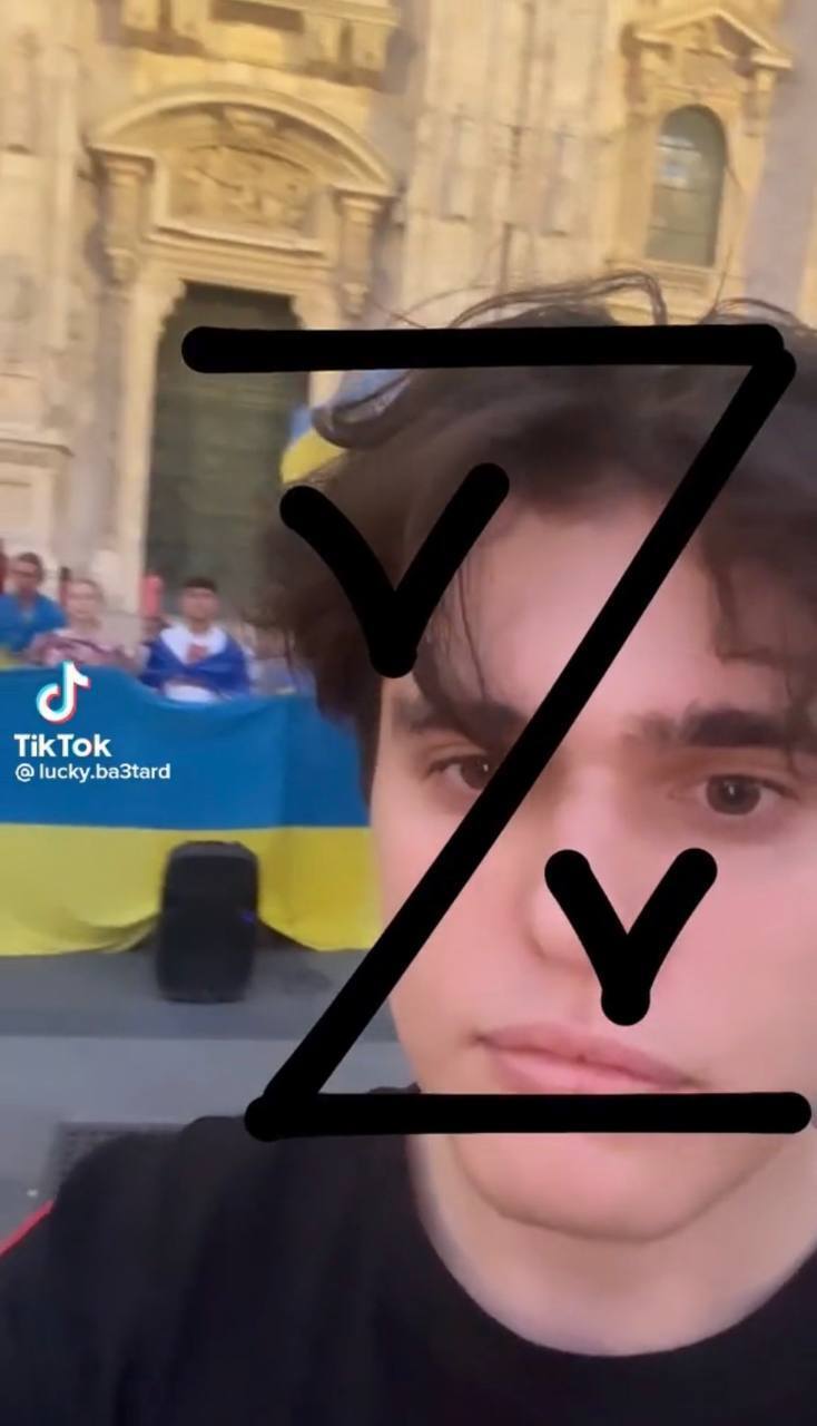 Росіянин вставив фашистські символи "Z" і "V"