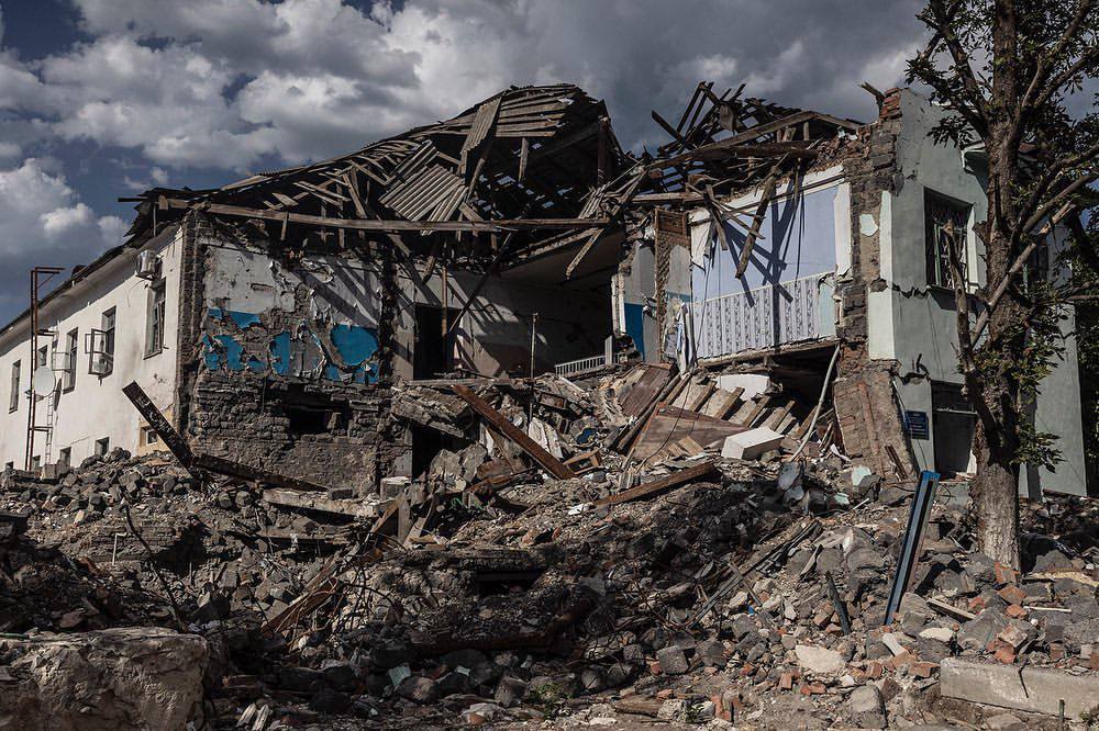 Российские войска бомбят школы в украинских городах