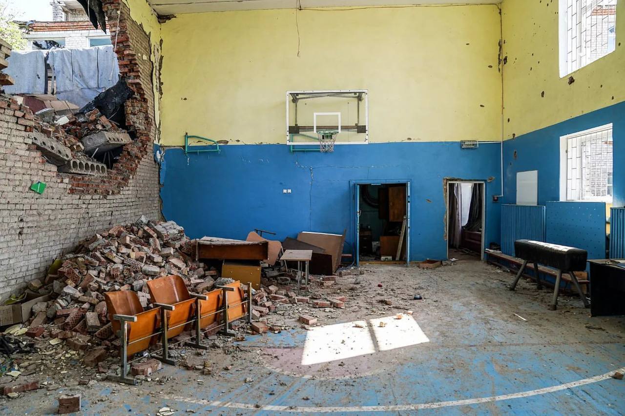 Российские оккупанты обстреливают учебные заведения в Украине