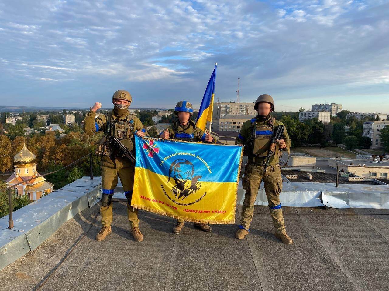 ЗСУ звільнили від окупантів Куп'янськ: у місті підняли прапор України. Фото