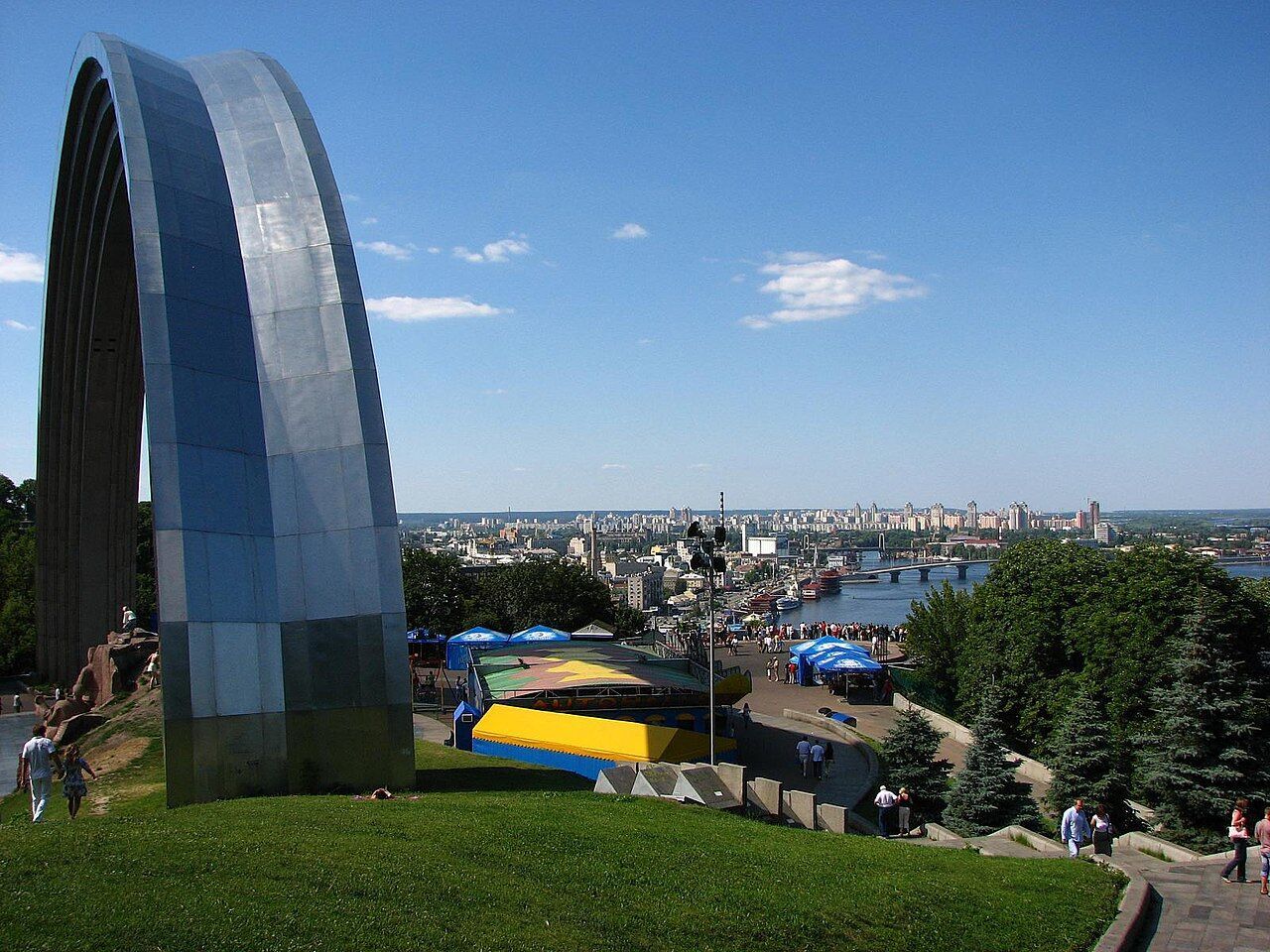 В сети показали, как выглядели Оболонь и Подол в Киеве на панорамах в 1980-е годы. Архивные фото