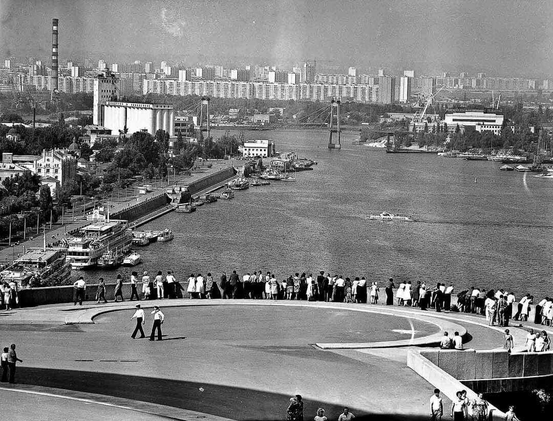 У мережі показали, як виглядали Оболонь та Поділ у Києві на панорамах у 1980-х роках. Архівні фото