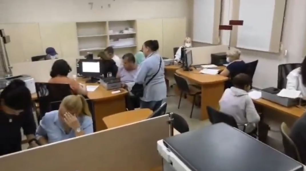 У Куп'янську колаборанти за кілька днів до заходу ЗСУ подавали документи на паспорт РФ. Відео