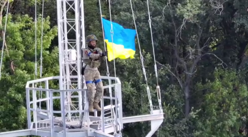 ВСУ освободили Чкаловское на Харьковщине: Зеленский показал видео с флагом Украины