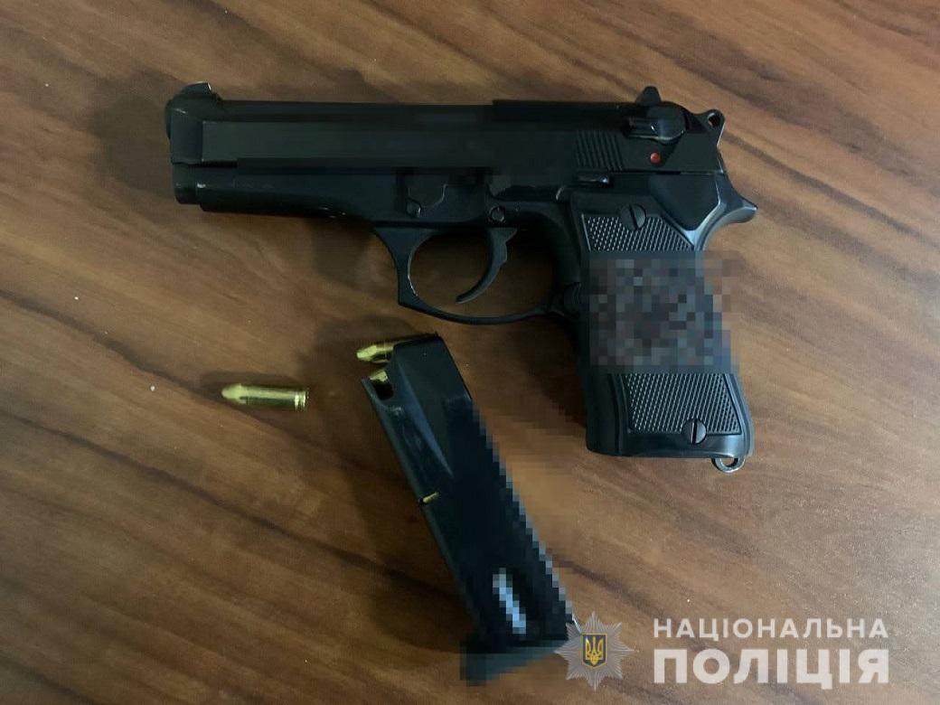В Киеве мужчина во время ссоры застрелил собутыльника