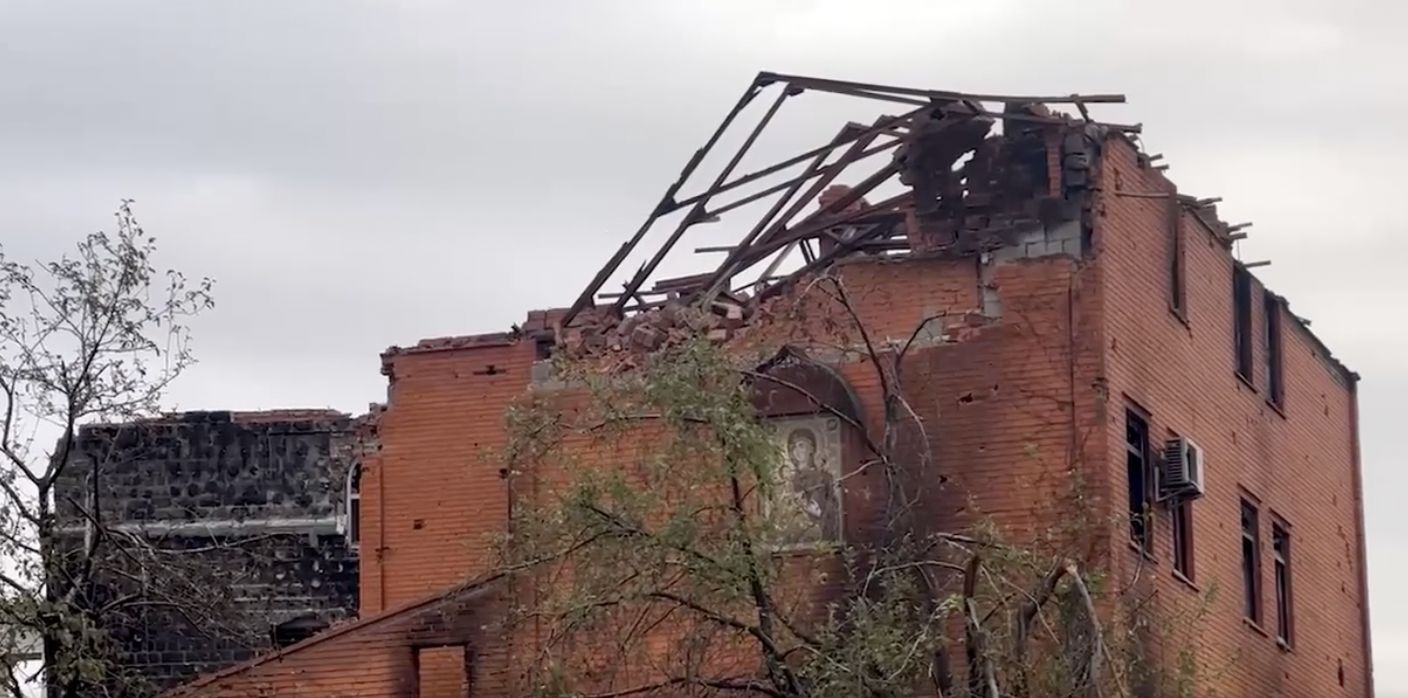 ВСУ освободили Богородичное в Донецкой области: убегая, оккупанты ударили по церкви, в которой жили. Видео