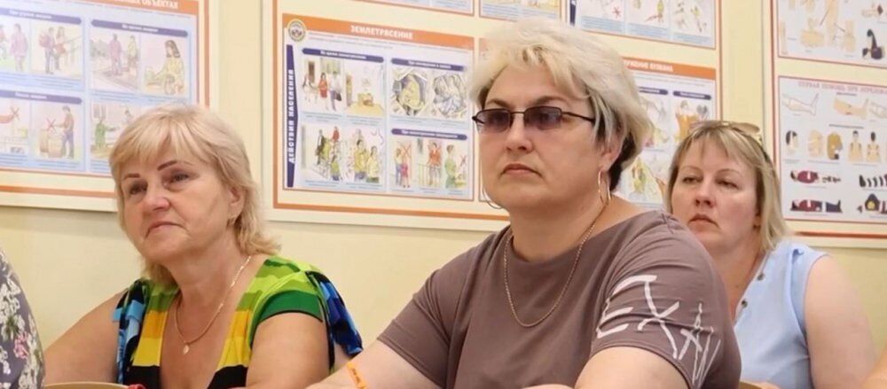 Учителя-предатели и заробитчане из России: кто учит детей на оккупированных территориях Украины