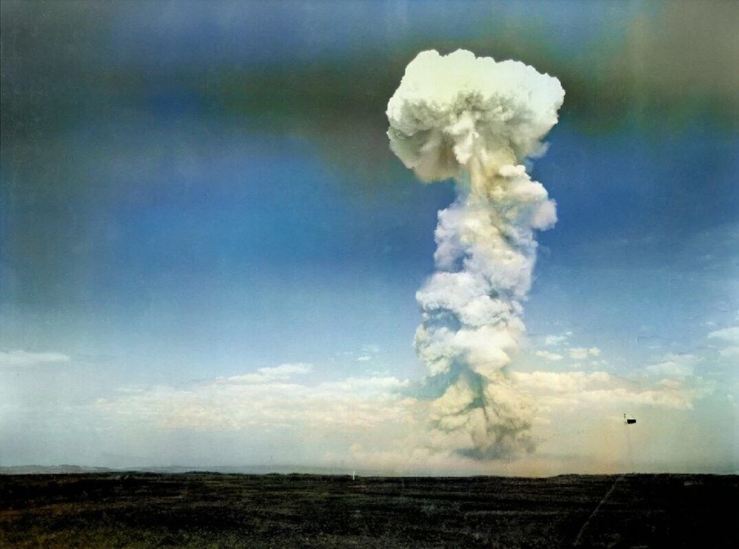 Взрыв на Тоцком полигоне 14 сентбря 1954 года.