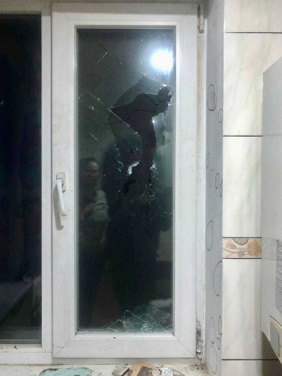 Окупанти обстріляли Нікополь касетними боєприпасами: мешканців міста попередили про небезпеку. Фото 