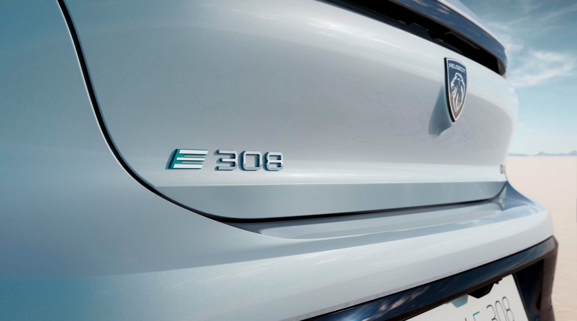Peugeot представив електричні версії моделі 308