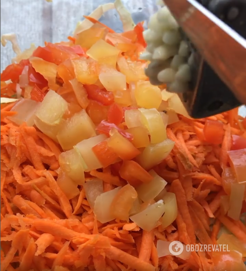 Салат з капусти в гарячому маринаді: готується лише декілька годин