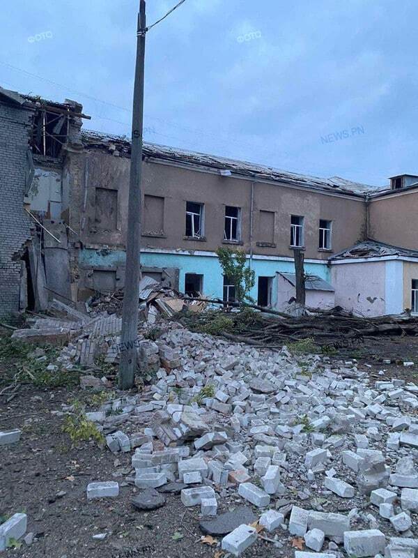 Окупанти влаштували масований обстріл Миколаєва і ударили по Нікополю: є жертви. Фото і відео