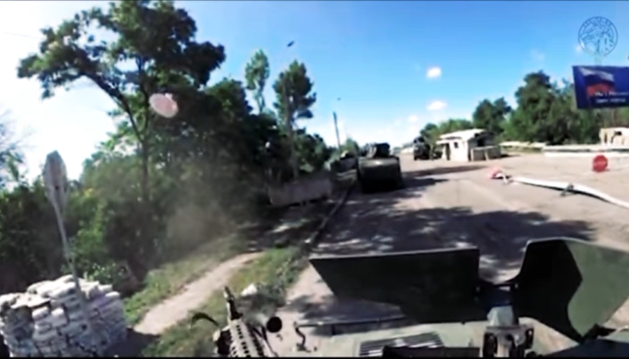 ''Двигаемся вперед'': украинские спецназовцы показали, как ''зачищали'' блокпост на Изюмском направлении. Видео