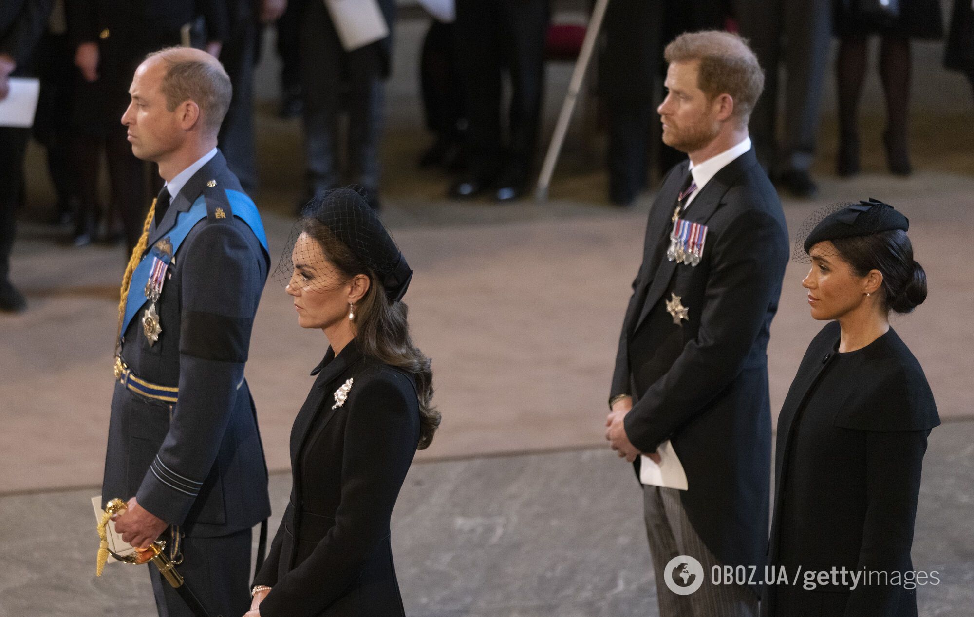Траурний кортеж Єлизавети II прибув у Вестмінстер: у процесії брали участь всі члени королівської сім'ї. Фото
