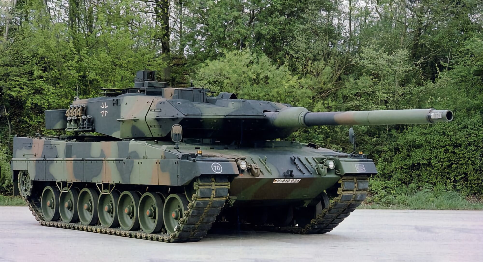 В Германии объяснили, почему не будут поставлять Украине боевые танки