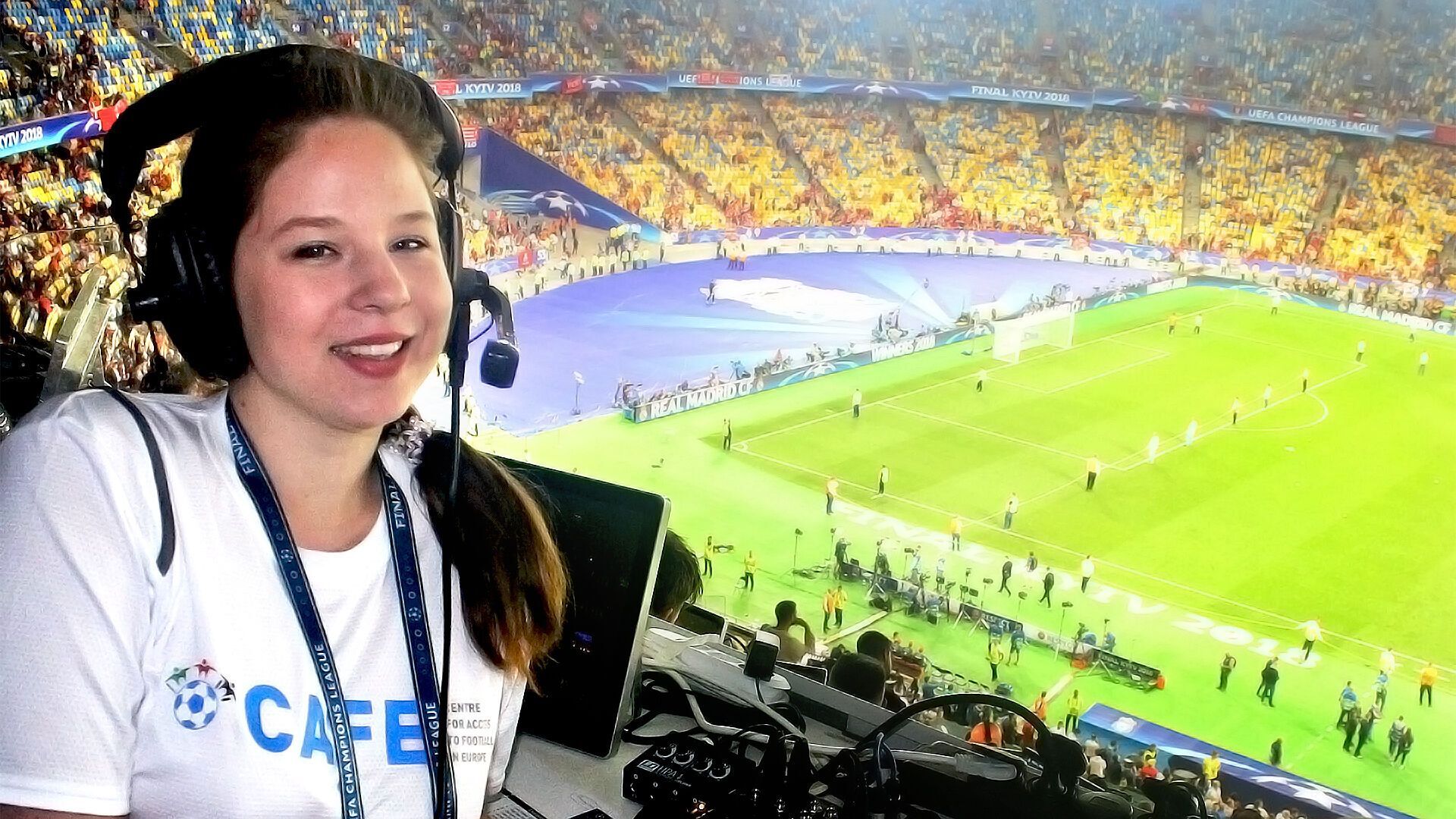 Впервые в истории футбол на украинском ТВ будет комментировать девушка