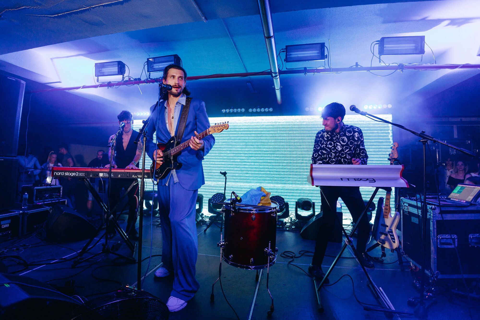 Українські зірки зібрали понад 100 000 гривень на допомогу дітям