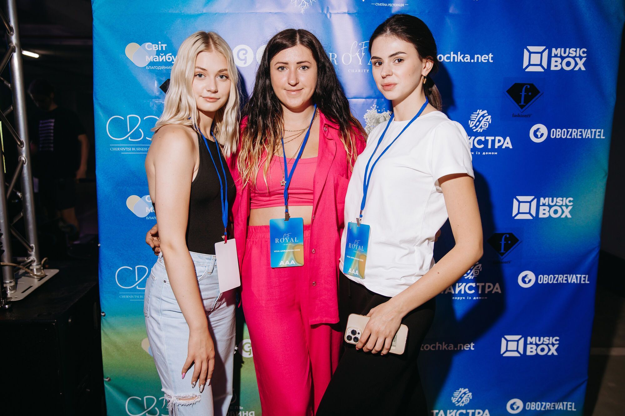 Українські зірки зібрали понад 100 000 гривень на допомогу дітям