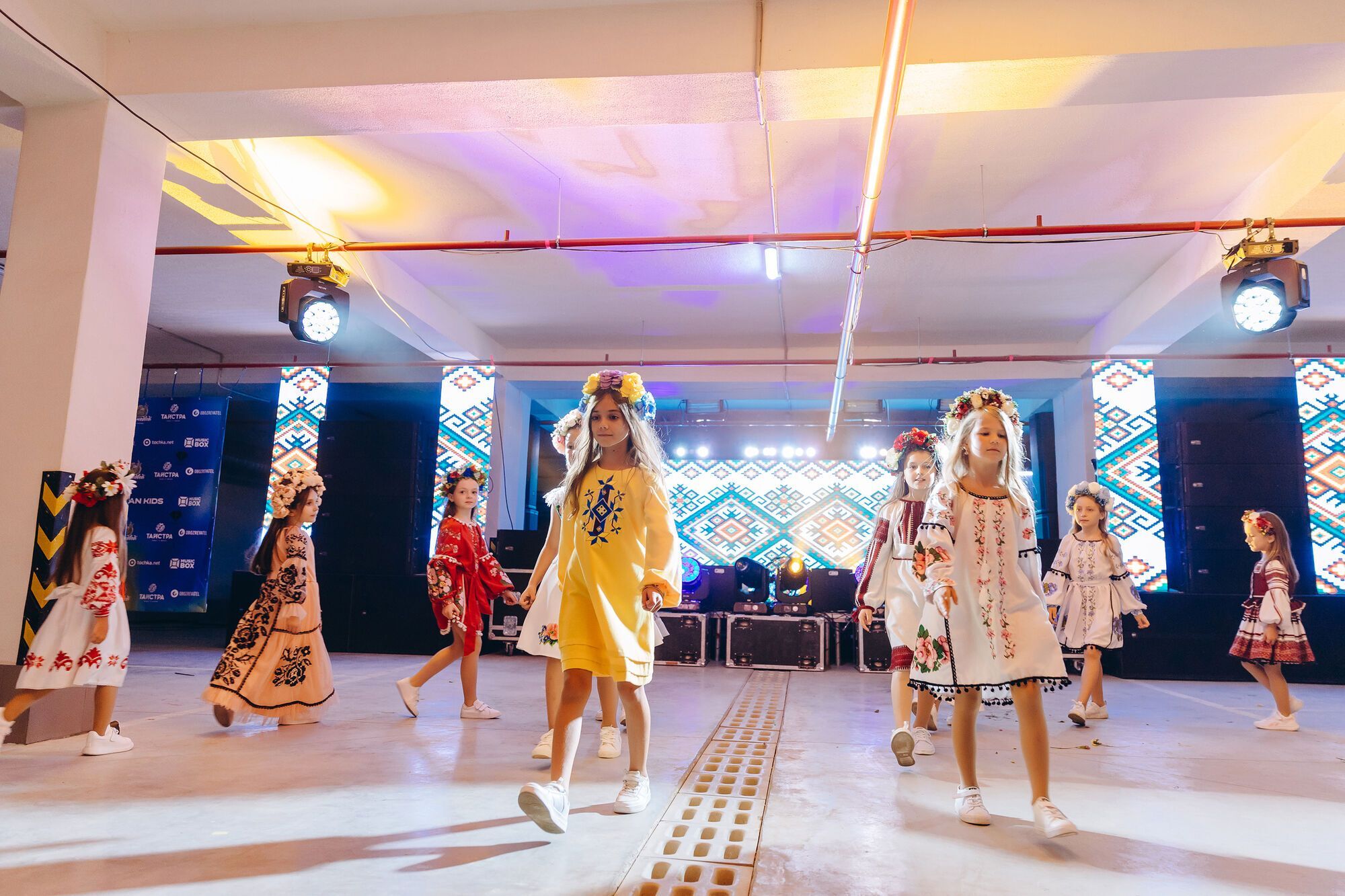 Українські зірки зібрали понад 100 000 гривень на допомогу дітям