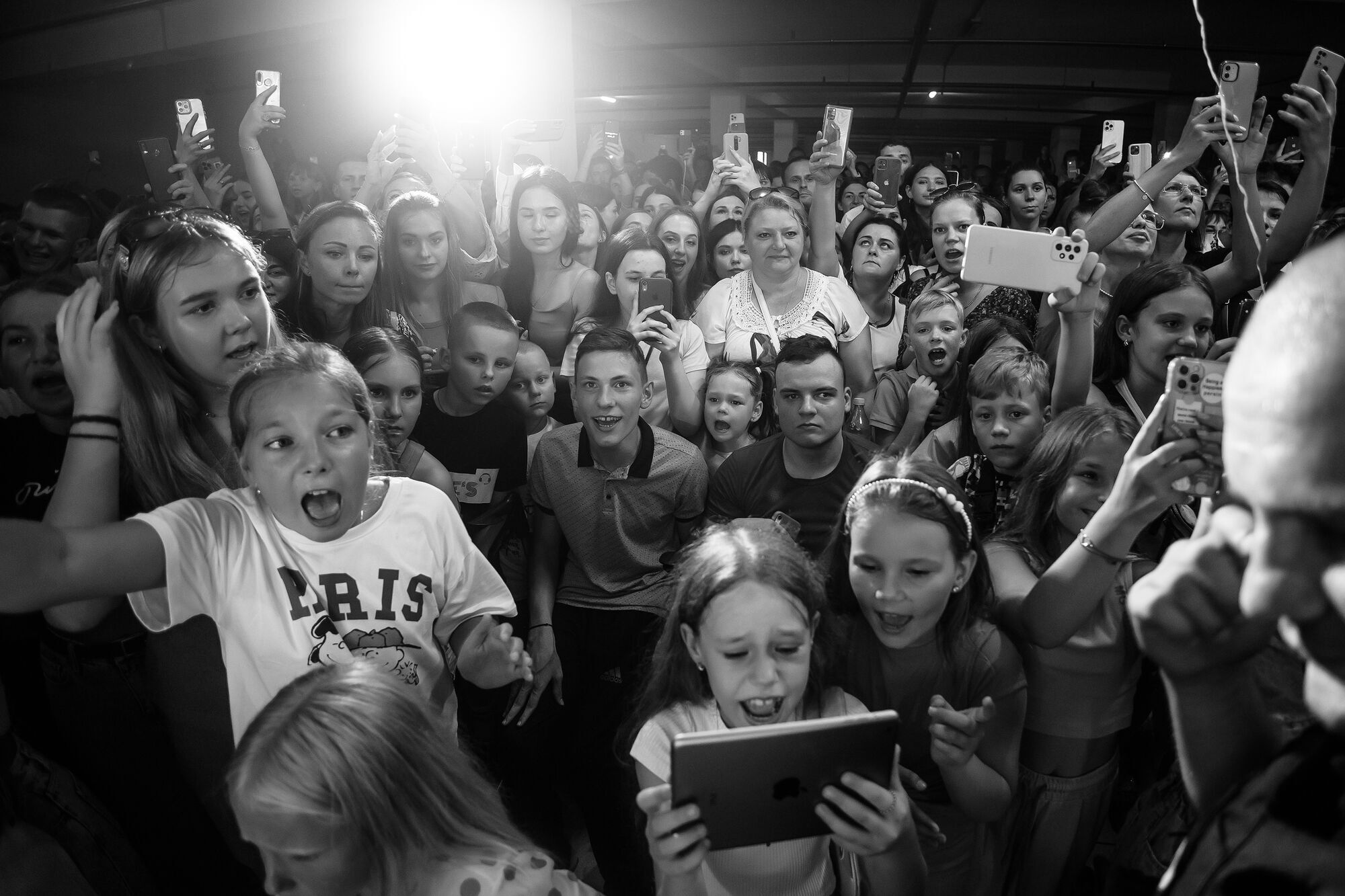 Українські зірки зібрали понад 100 000 гривень на допомогу дітям