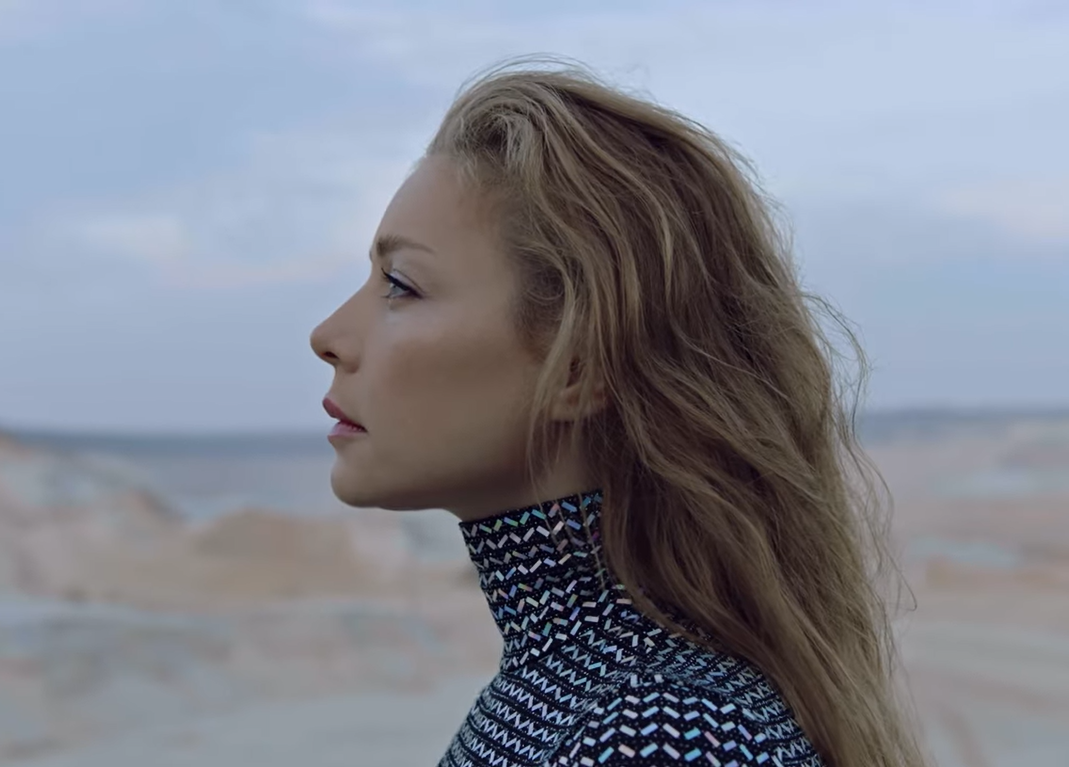 Тина Кароль представила долгожданный клип на песню "Вільні. Нескорені", мотивирующую на победу