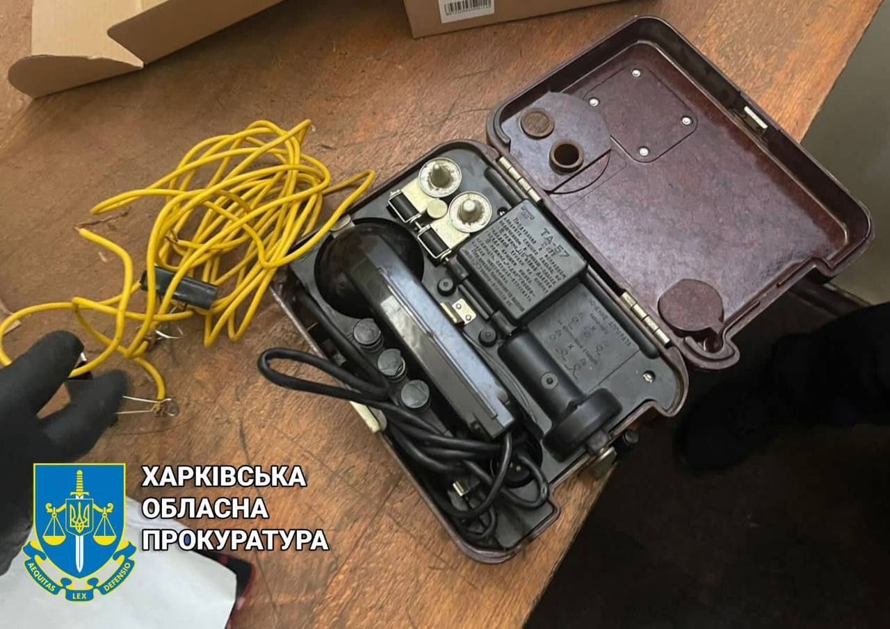В освобожденной Казачьей Лопани в Харьковской области нашли пыточную с доказательствами преступлений российских военных. Фото