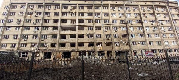 Окупанти завдали ракетного удару по готелю у Краматорську: за добу на Донеччині від обстрілів загинуло 5 людей. Відео