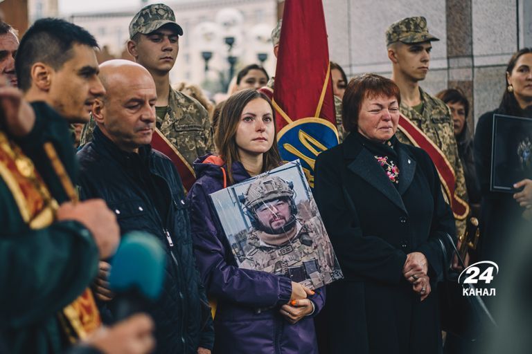 У Києві попрощалися із захисником Романом ''Яшкою'' Косенком, який ще у березні загинув в Ізюмі. Фото