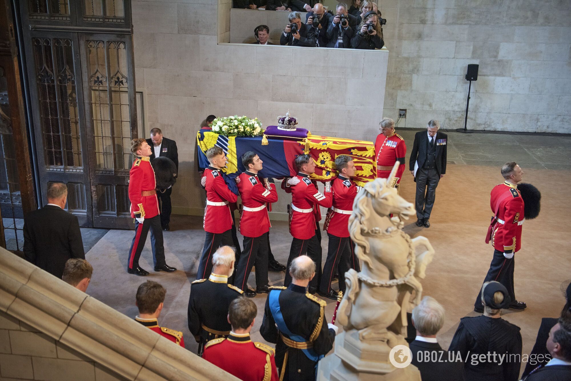 Зеленская и Шмыгаль почтили память Елизаветы II в Вестминстер-холле, с первой леди встретилась  Кейт Миддлтон