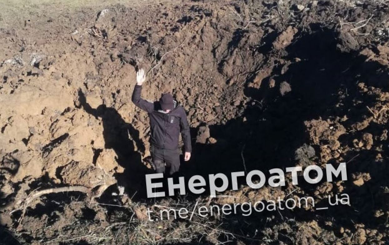 Оккупанты обстреляли Южноукраинскую АЭС: ракета упала в 300 метрах от ядерных реакторов