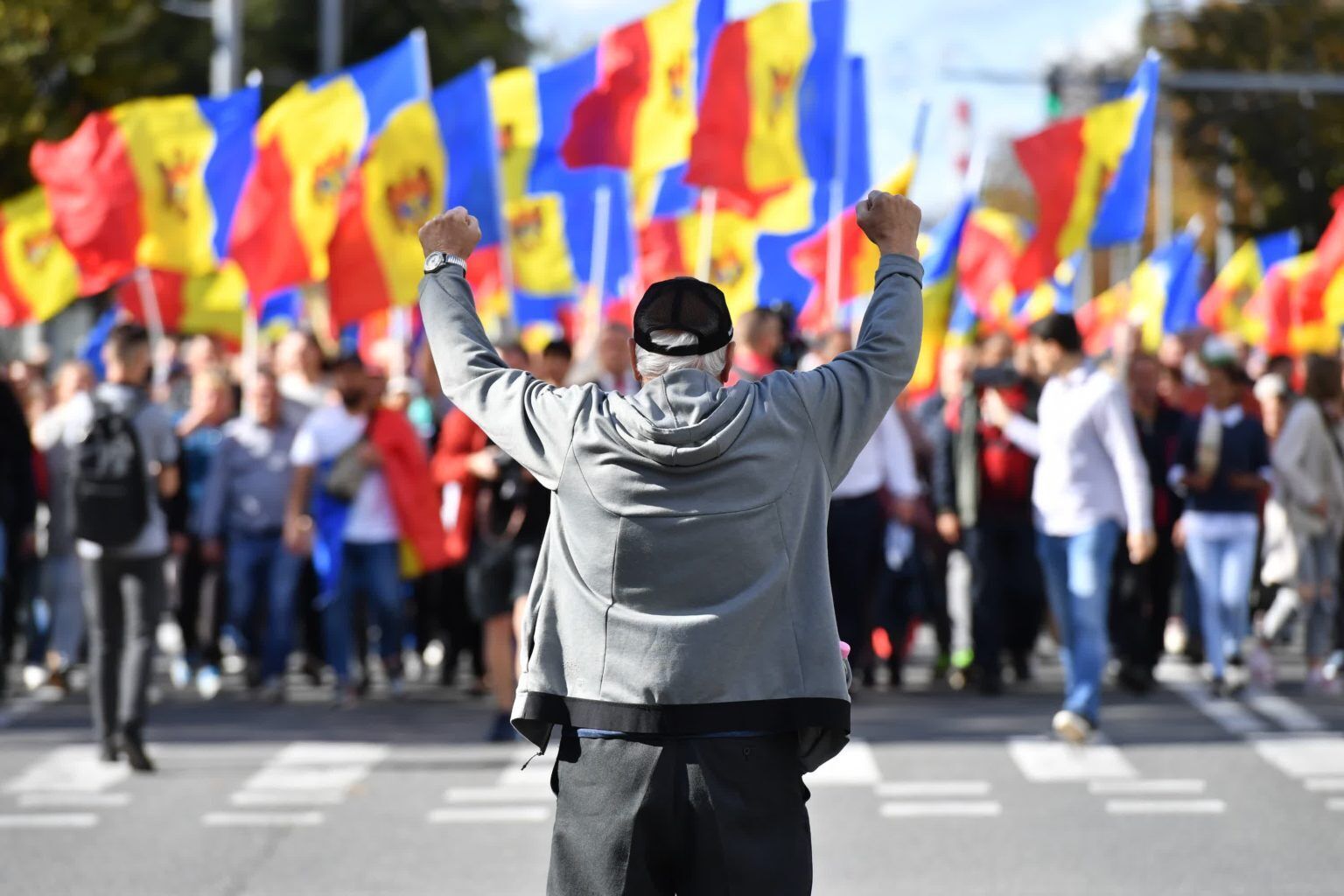 В Молдове оппозиционная партия ''Шор'' объявила бессрочную акцию протеста: палатки установили возле офиса президента