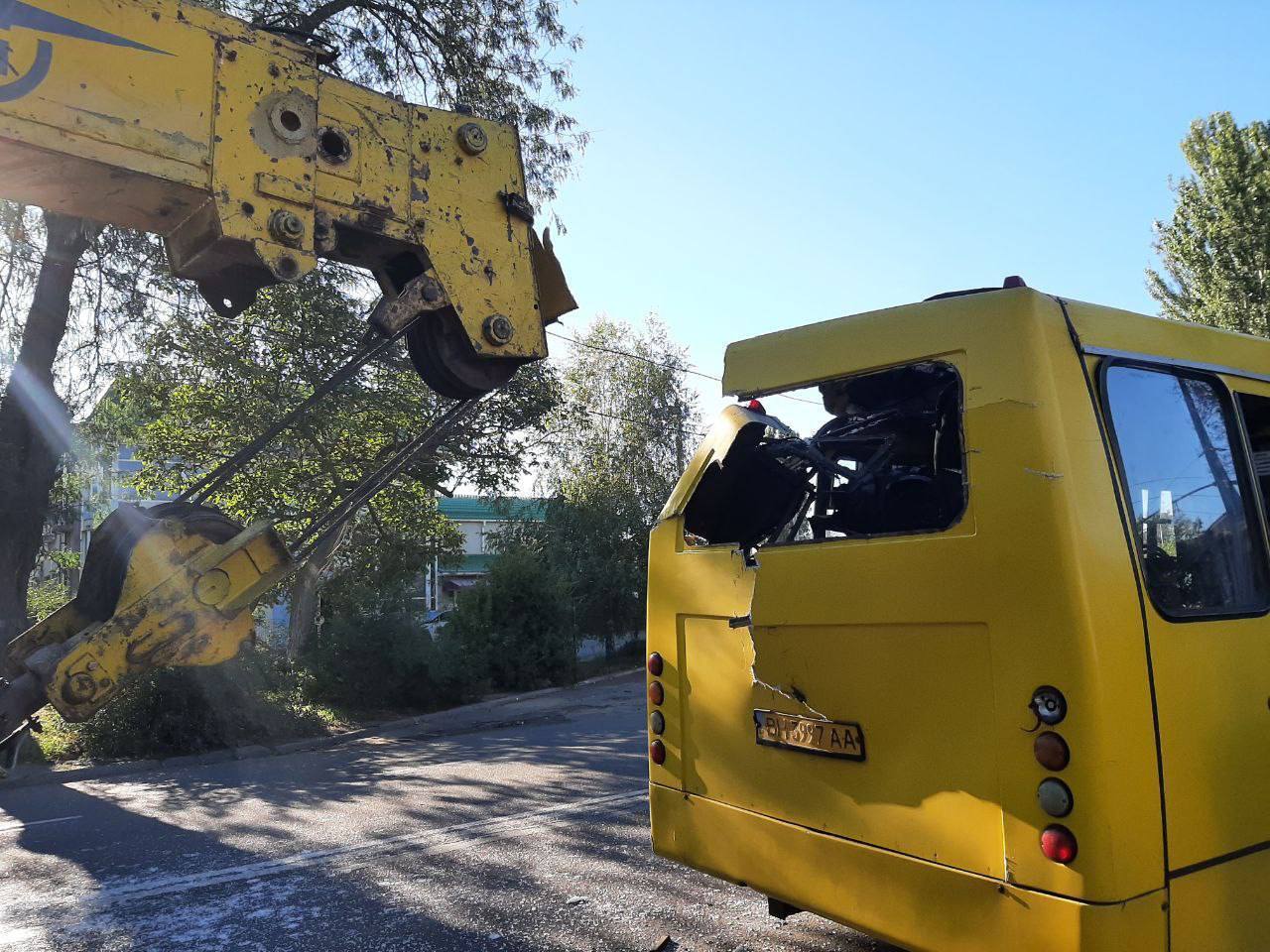 В Одесі п'яний водій автокрана влетів у маршрутку, багато постраждалих: відео перших хвилин після ДТП