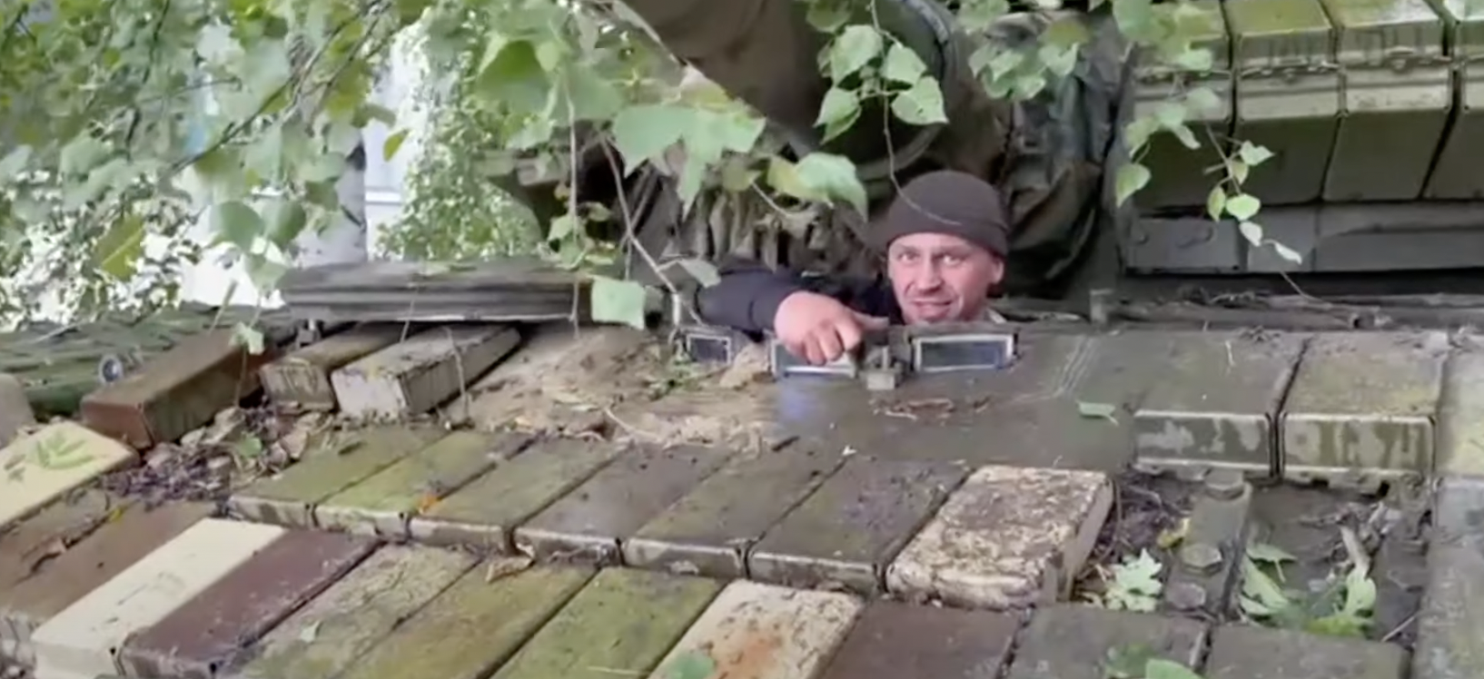 Бойцы подразделения KRAKEN захватили ценный трофей: российский Т-80У теперь будет избивать оккупантов. Видео