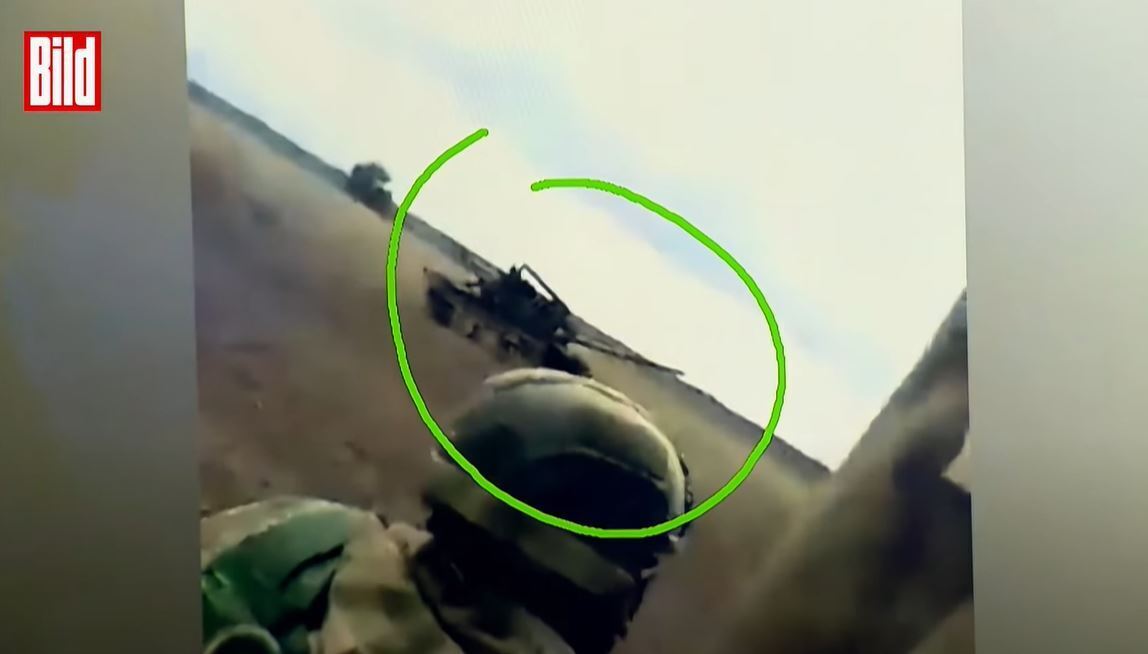 Войска Путина в Украине ищут спасения от ударов ВСУ и оснащают старые танки ''по-новому'' – Bild