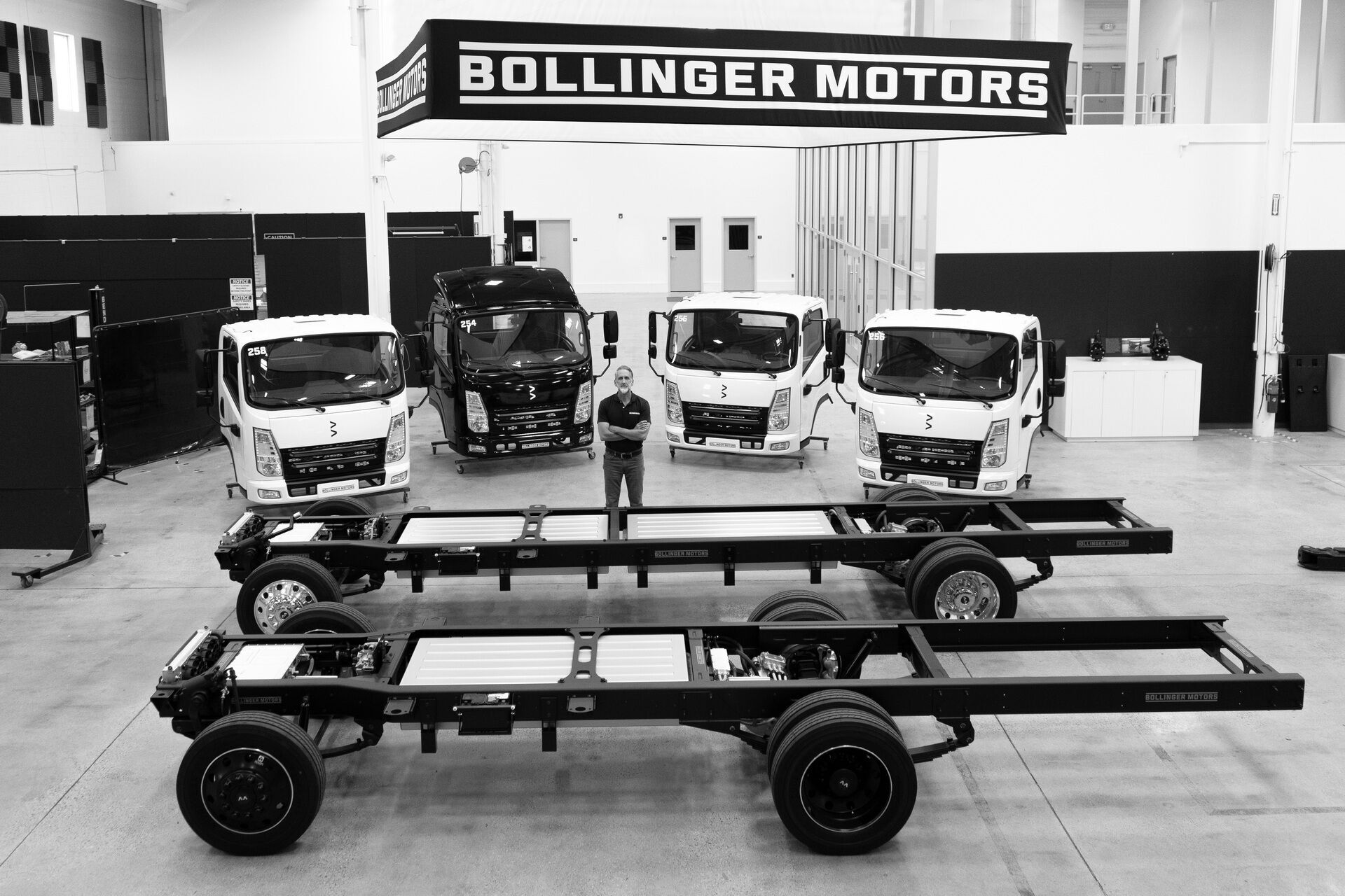 Bollinger Motors представила електричну вантажівку В4