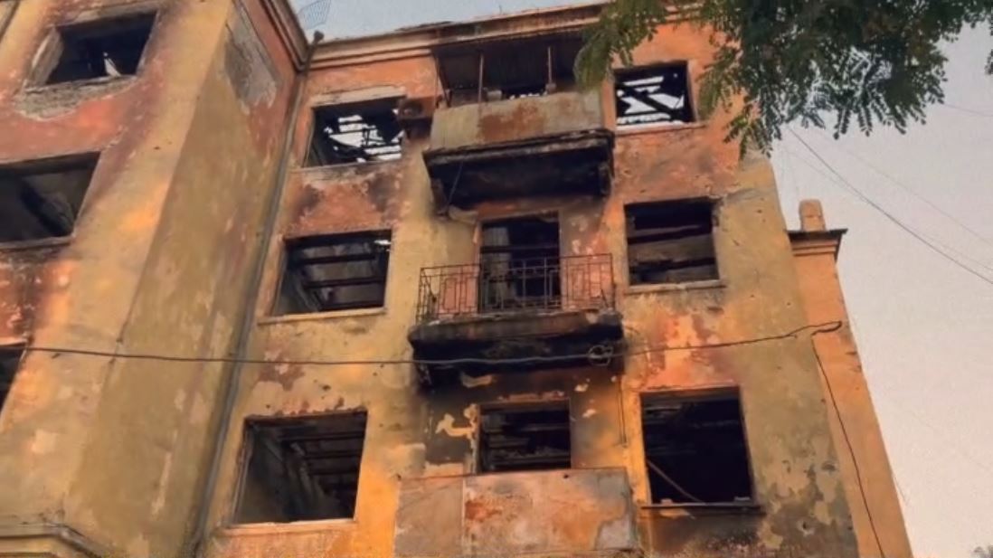 ''Цими вулицями не водять кураторів із РФ на екскурсії'': у мережі показали, який вигляд мають будинки в окупованому Маріуполі. Відео 