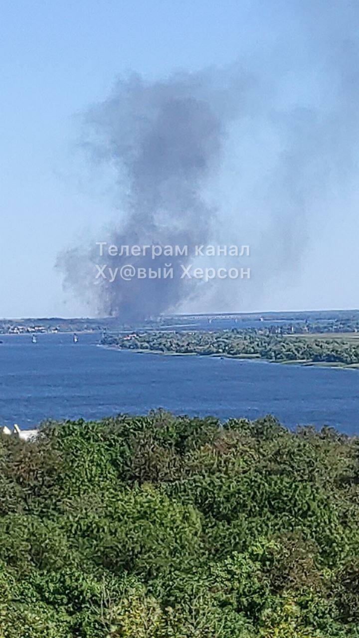 В Антонівці на Херсонщині "бавовна": влучили в склад російських окупантів. Фото і відео