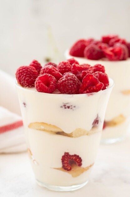 Бисквитный десерт в стакане