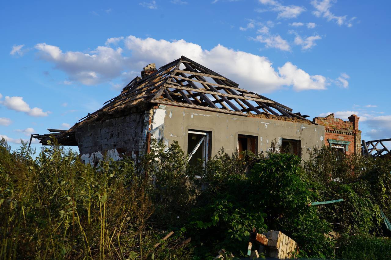 Когда-то туда приезжали туристы: в сети показали изуродованное оккупантами село на Харьковщине. Фото