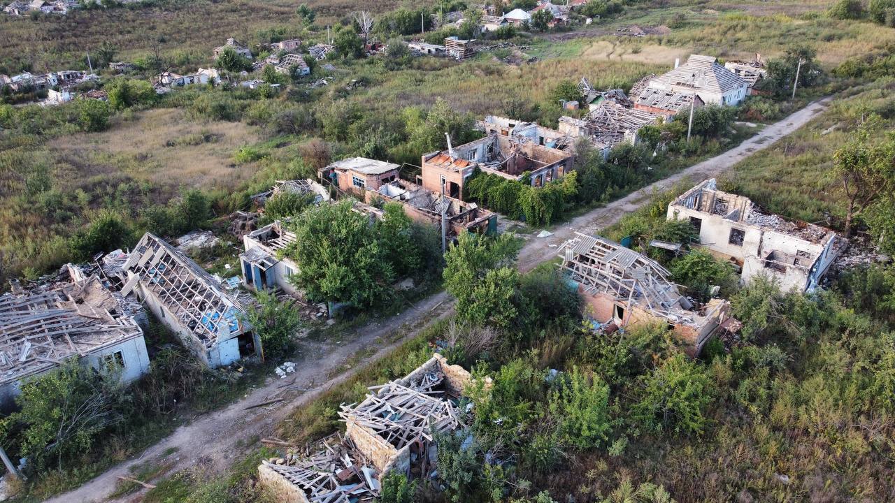 Колись туди приїжджали туристи: у мережі показали понівечене окупантами село на Харківщині. Фото