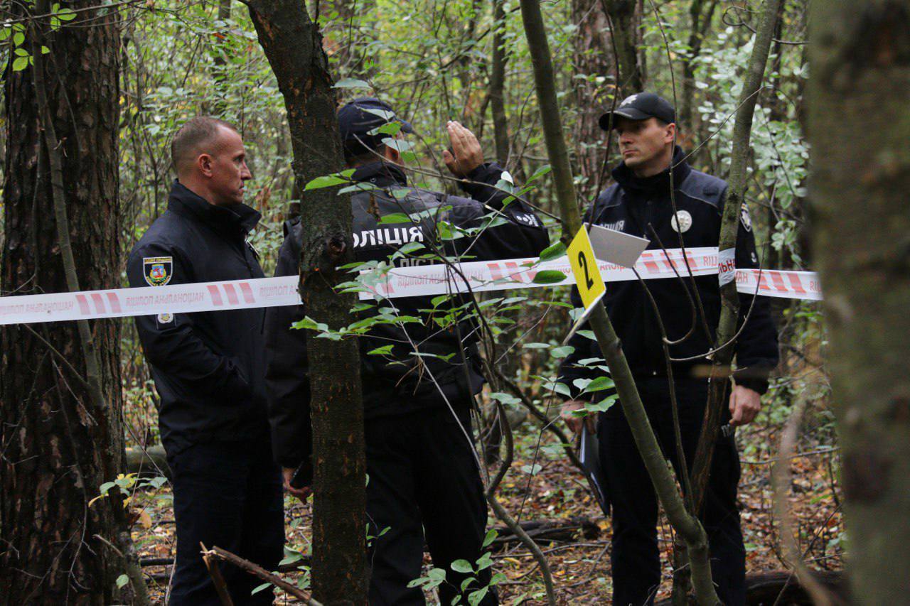 Катували та вбили: в поліції розповіли подробиці про двох знайдених жертв окупантів на Київщині