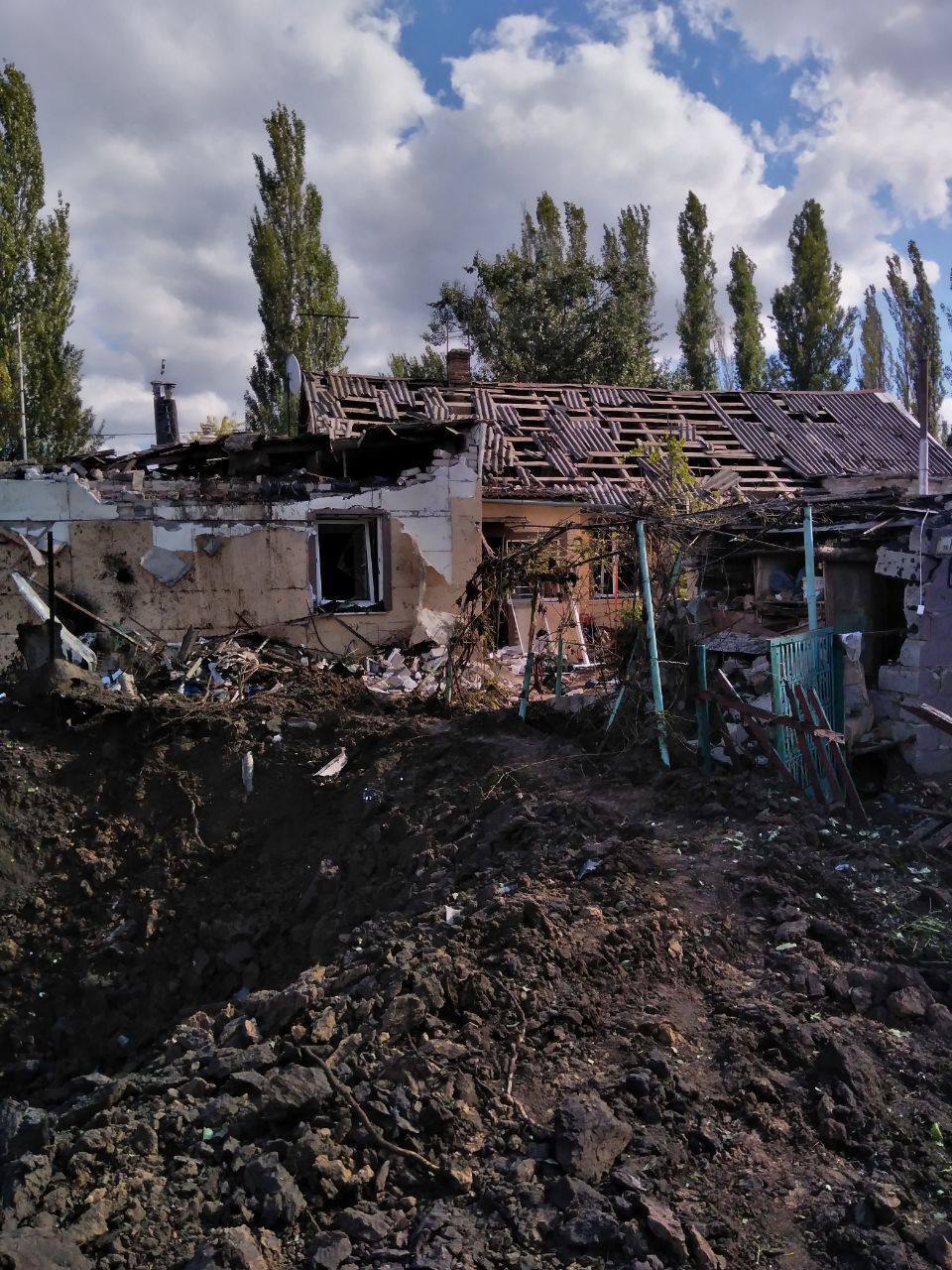 Войска РФ ударили 5 ракетами по Запорожью: появились фото последствий прилетов