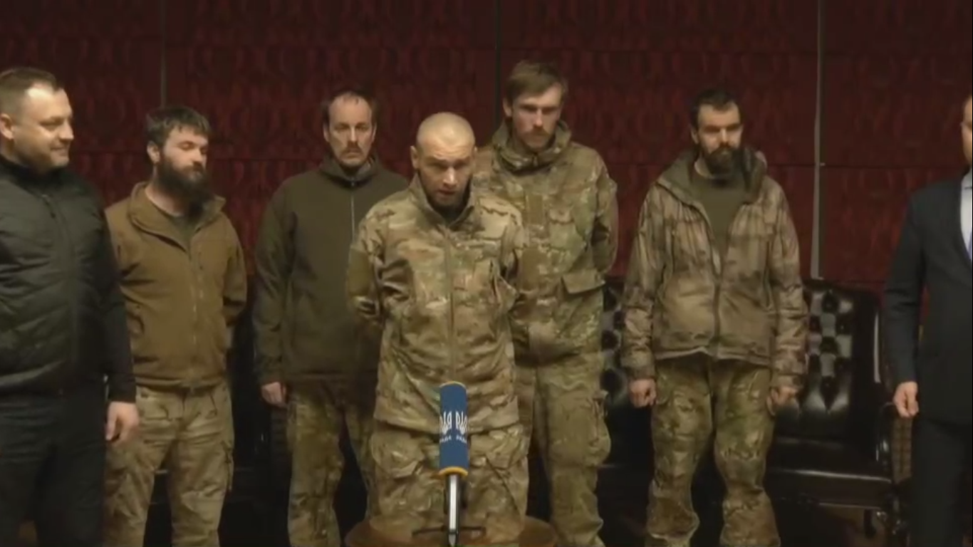 Освобожденные из плена ''азовцы'' из Турции поблагодарили за помощь в освобождении и передали приветствие защитникам на фронт. Видео