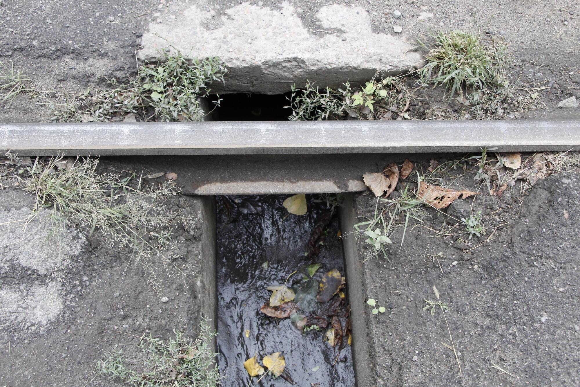 В Днепре рассказали о ремонте ливневой канализации: ежедневно работают 8 бригад коммунальщиков
