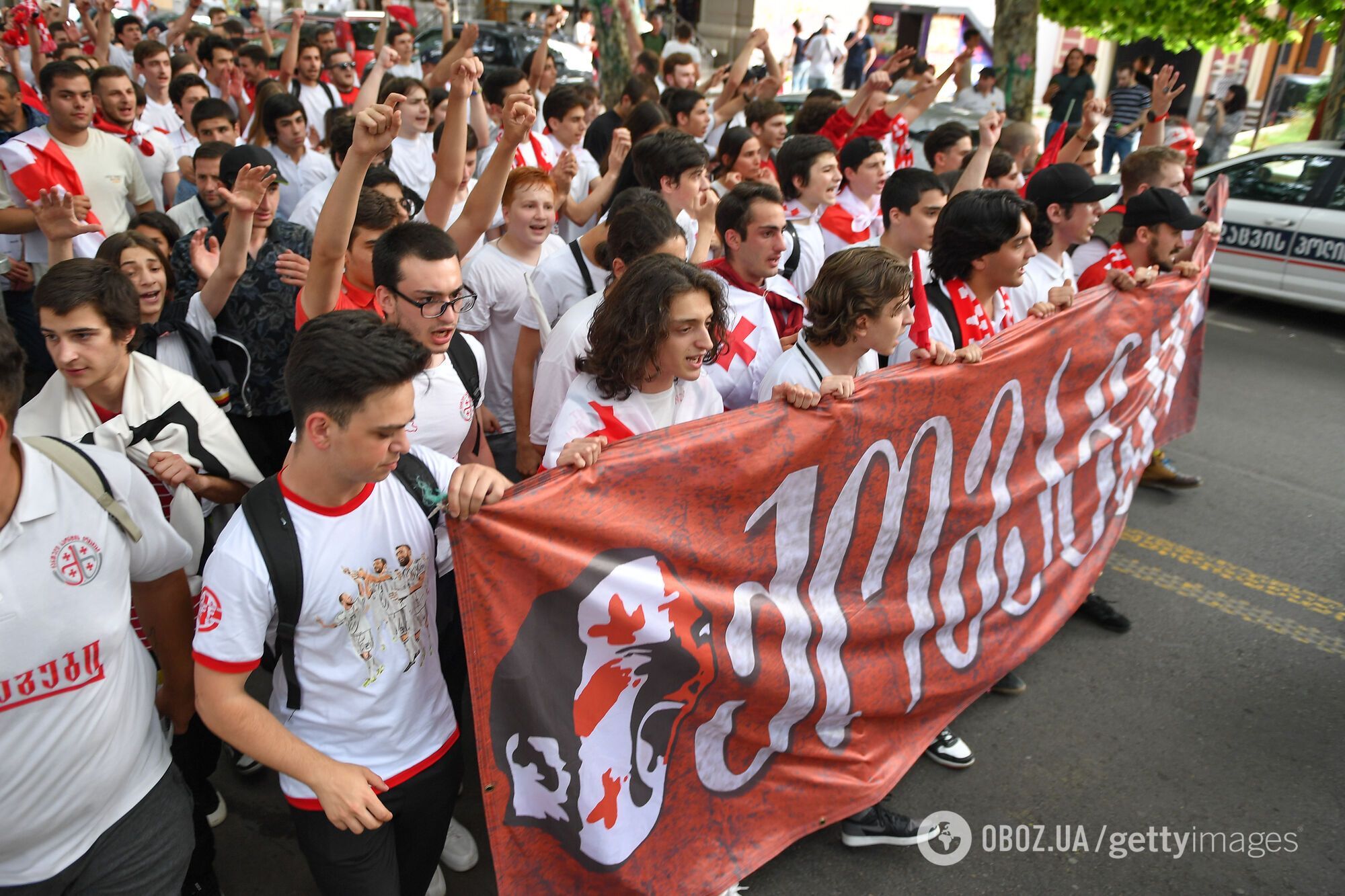 Фанаты спели матерный хит о Путине перед матчем Лиги наций. Видео