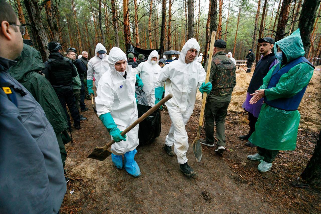 Котенко: в Ізюмі п'ять масових поховань, ми продовжуємо ідентифікувати наших героїв і цивільних