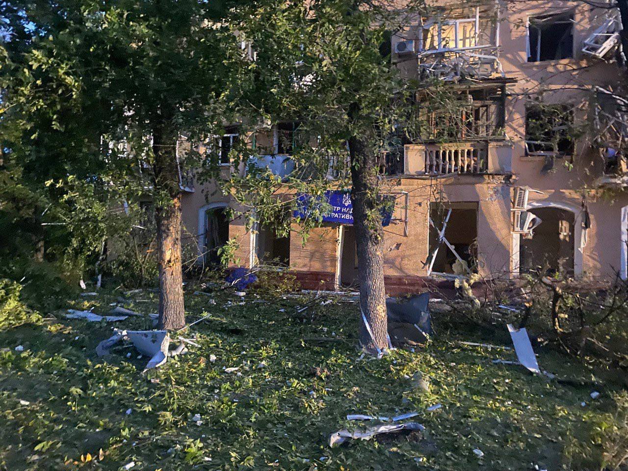 Разрушенный обстрелом дом в Запорожье